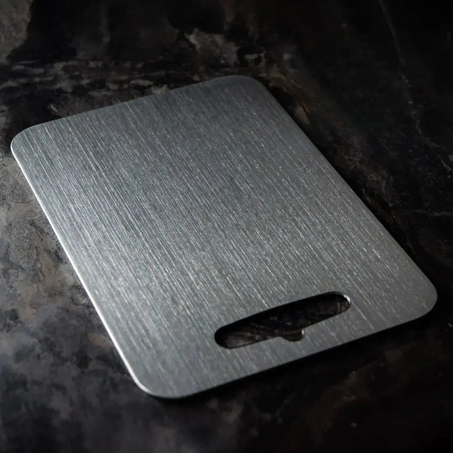 Titanio | 100% Titanium Cutting Board