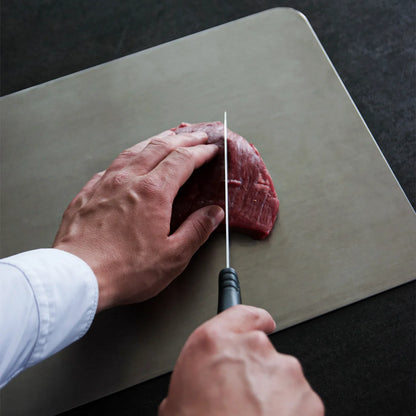 Titanio | 100% Titanium Cutting Board