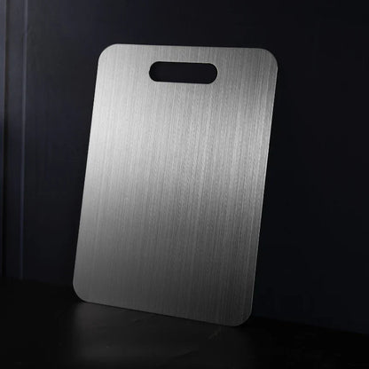 Titanio | 100% Titanium Cutting Board